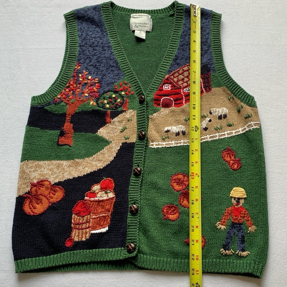 Vintage Hand Embroidered Apples Pumpkins Sheep Farm Scene Fall Sweater Vest M - Picture 9 of 11